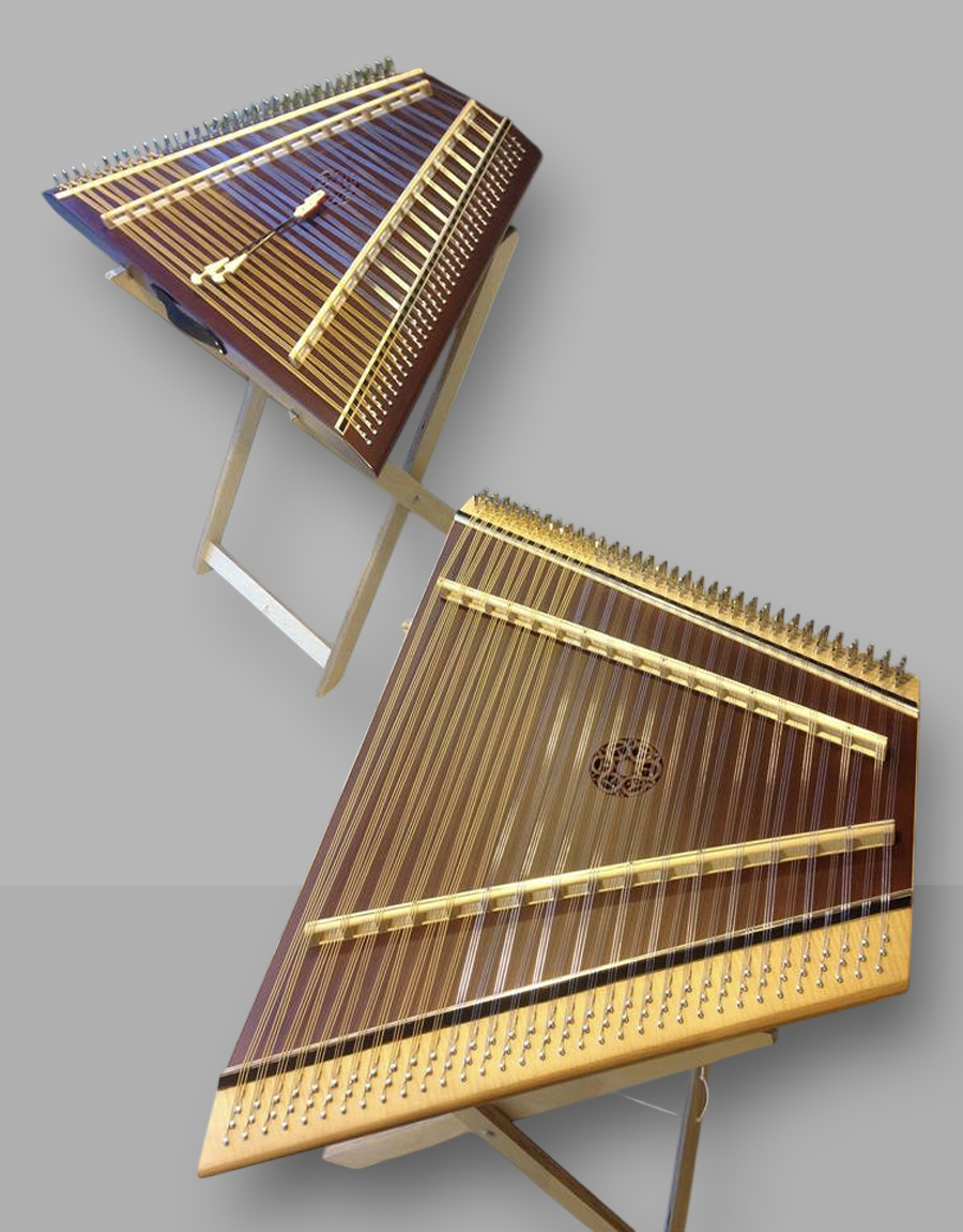 hier sehen sie 2 Petutschnigg Hackbretter