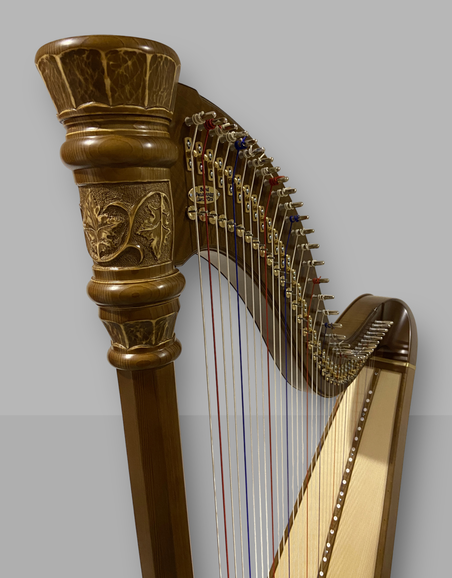 hier sehen sie petutschnigg harfe mit blattmuster säule