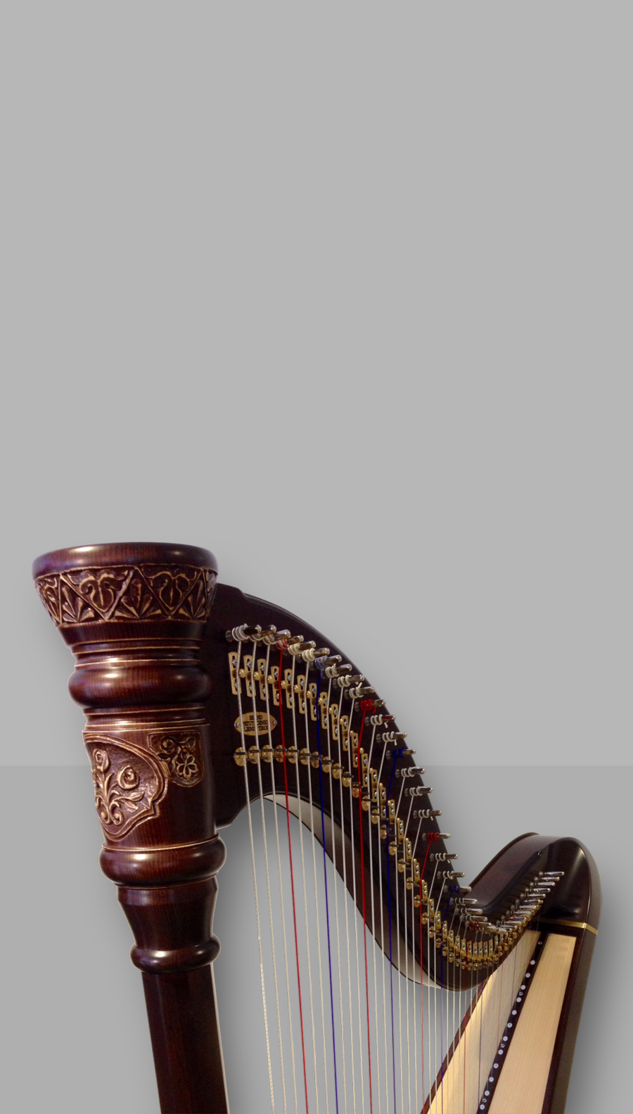 Petutschnigg Harfe mit spezieller Schnitzerei nach Kundenwunsch