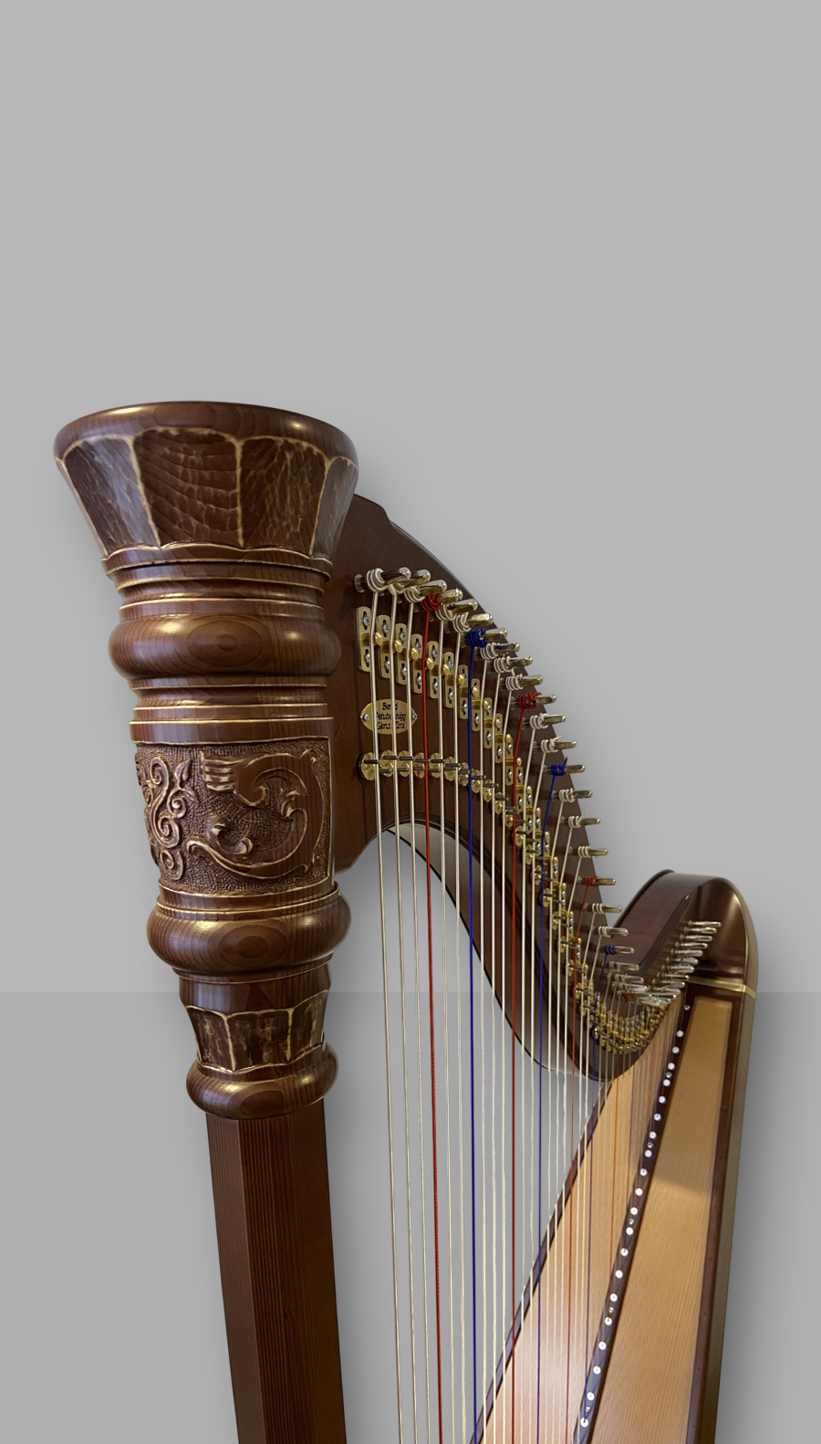 Petutschnigg Harfe mit spezieller Schnitzerei nach Kundenwunsch